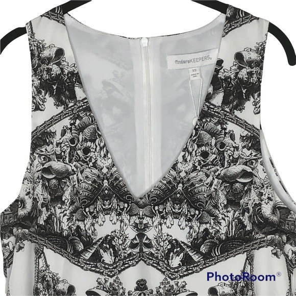 NWT Finders Keepers Revolve Womens Here Comes the Sun Dress Size XS Shell Print - Picture 3 of 11